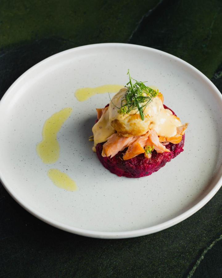 Ebb-Dunedin Exteriér fotografie Salmon and beetroot