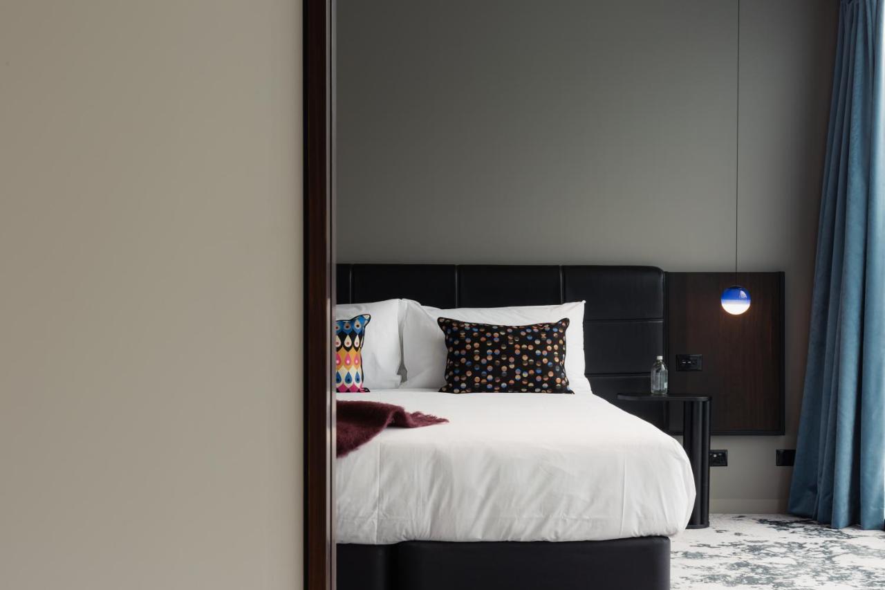 Ebb-Dunedin Exteriér fotografie A bedroom at the hotel