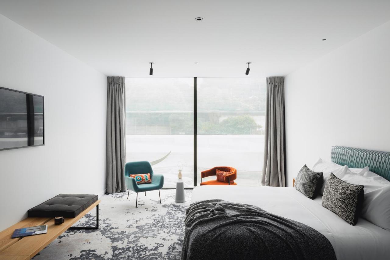 Ebb-Dunedin Exteriér fotografie A room at the hotel